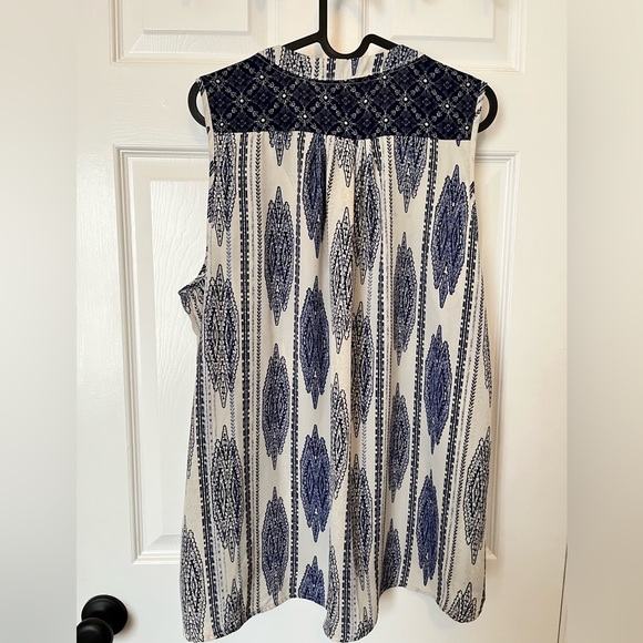 Xhilaration sleeveless top - Picture 4 of 4